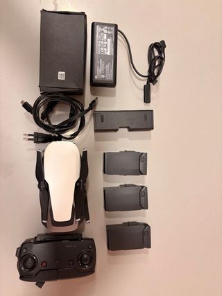 Dron DJI Mavic Air + Fly More Combo