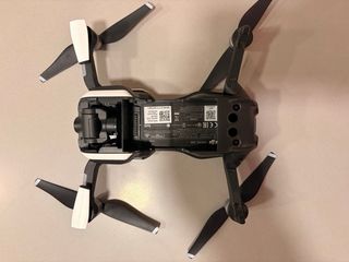 Dron DJI Mavic Air + Fly More Combo