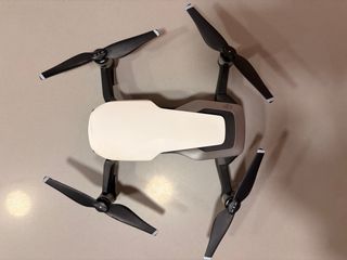 Dron DJI Mavic Air + Fly More Combo