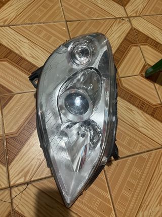Faro Mercedes