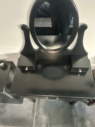 Tocador Clásico Negro con Espejo Ovalado