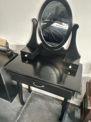 Tocador Clásico Negro con Espejo Ovalado