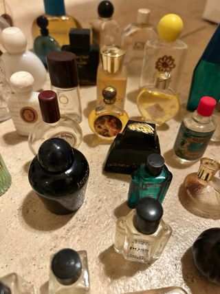 Collezione miniature di profumi antichi