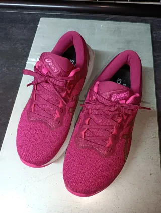 Zapatillas ASICS mujer rosa y dorado