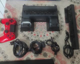 PS4 Pro 1TB con caja y accesorios