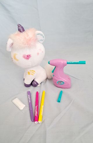 Unicornio para colorear con aerógrafo