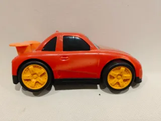 Coche y camiones de juguete