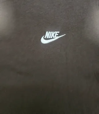 Camiseta Nike Manga Corta Marrón