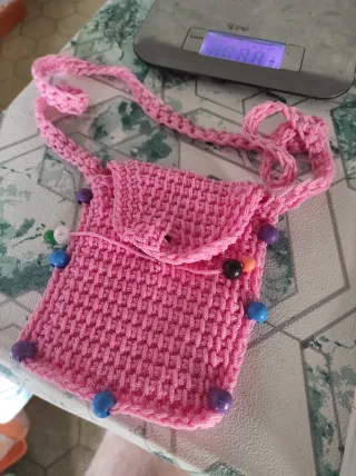Bolsito rosa tejido a ganchillo