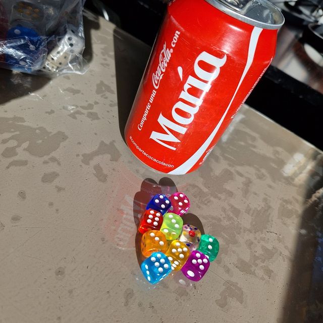 Lotto di 10 dadi colorati nuovi