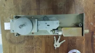 Cerradura Hidráulica de Acero Inoxidable