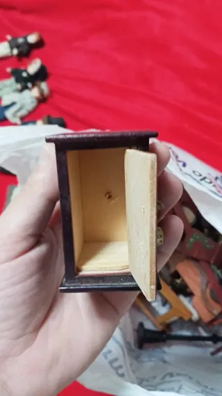 Vecchie bambole di porcellana