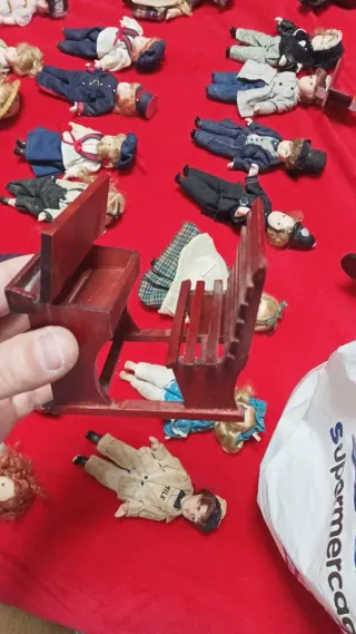 Vecchie bambole di porcellana