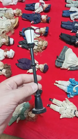 Vecchie bambole di porcellana