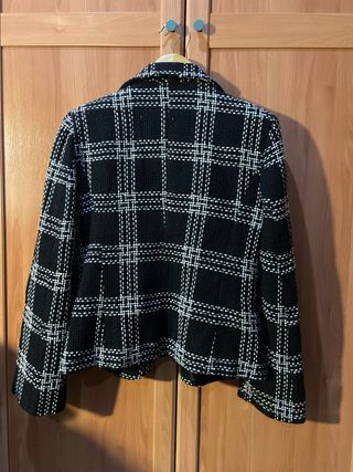 Chaqueta de vestir cuadros blanco y negro
