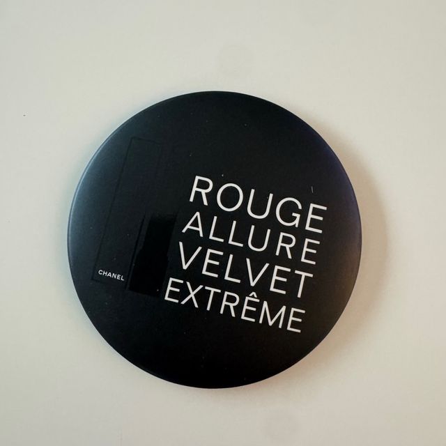 Specchietto Chanel nero