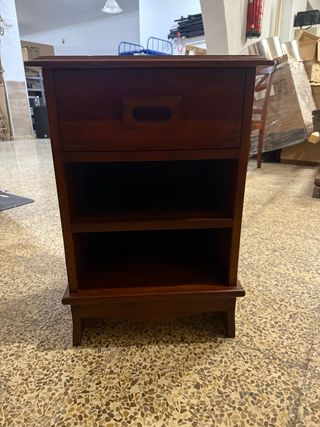 Comodini in legno massello antichi