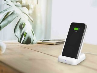 Caricabatterie wireless Qi con supporto di alta qualità