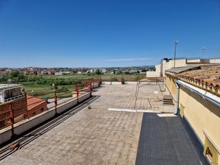 Habitación grande soleada Lleida