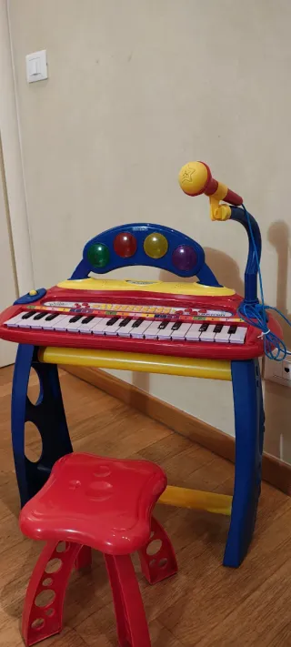Tastiera Bontempi con microfono e sgabello