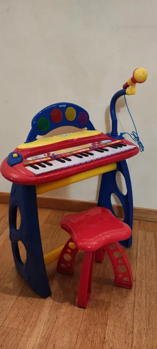 Tastiera Bontempi con microfono e sgabello