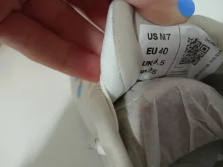 Zapatillas On Running Blancas y Moradas