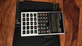 Calcolatrice Sharp EL-556