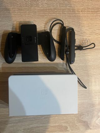 Nintendo Switch OLED Bianca e Nera