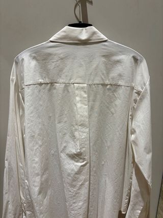 Camisa blanca con pedrería Talla M