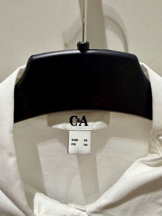 Camisa blanca con pedrería Talla M