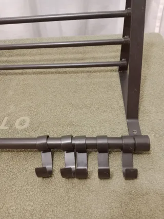 Perchero de pared metálico