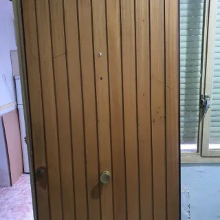 Puerta de calle madera