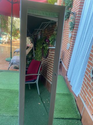 Espejo joyero con almacenamiento