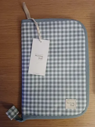 Portadocumentos Walking Mum a estrenar