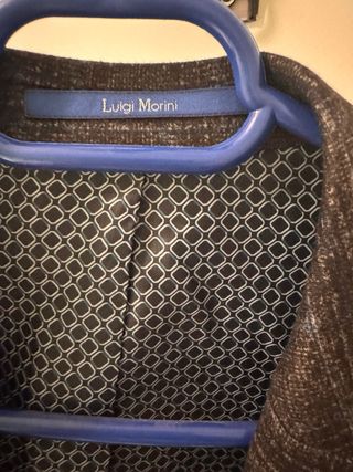 Americana de cuadros gris y negra