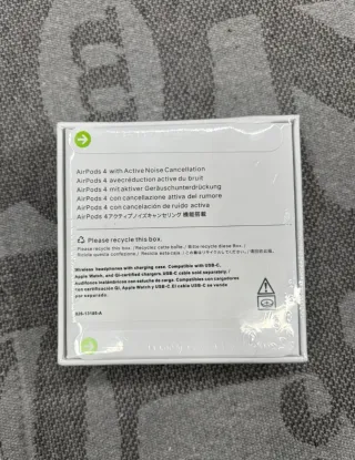 Airpods 4 con cancellazione rumore
