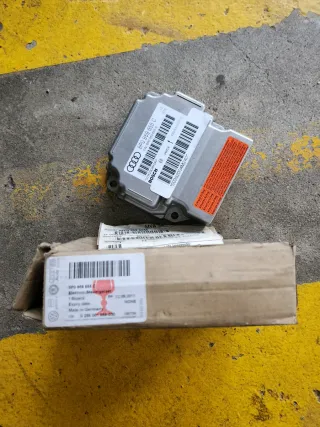 8P0 959 655 C - Unidade Airbag Audi 8P