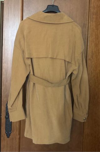 Gabardina Stradivarius Marrón Talla S