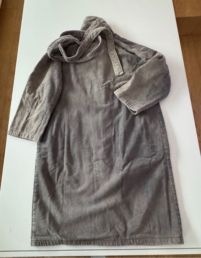 Accappatoio grigio in tessuto