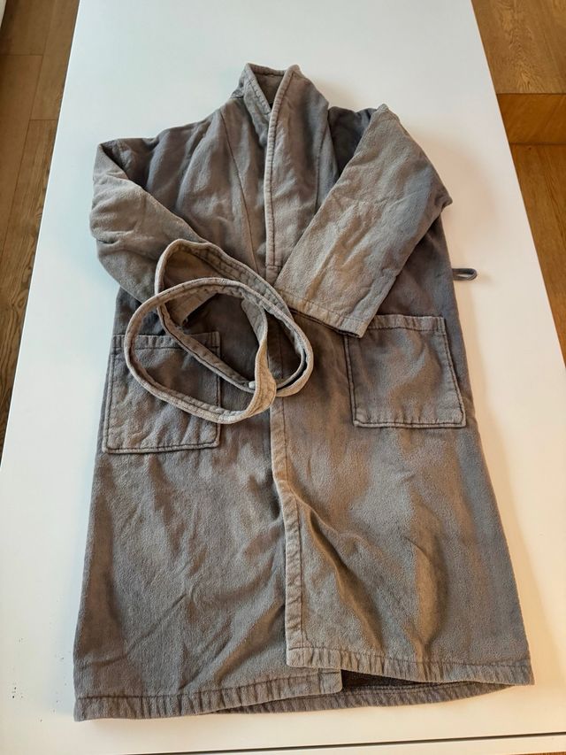 Accappatoio grigio in tessuto