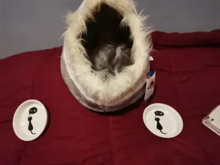 Cueva para gatos + 2 platos cerámica
