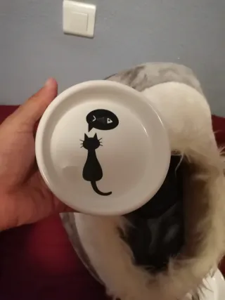 Cueva para gatos + 2 platos cerámica