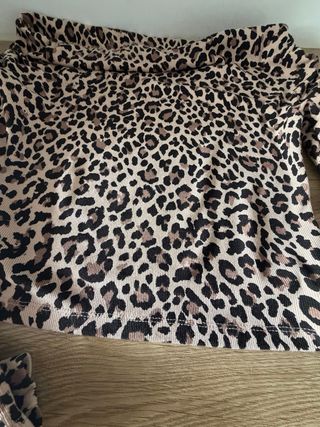Camiseta Bershka Leopardo Talla M Nueva
