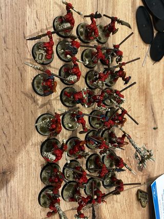 30 Ork Savage - The Old World