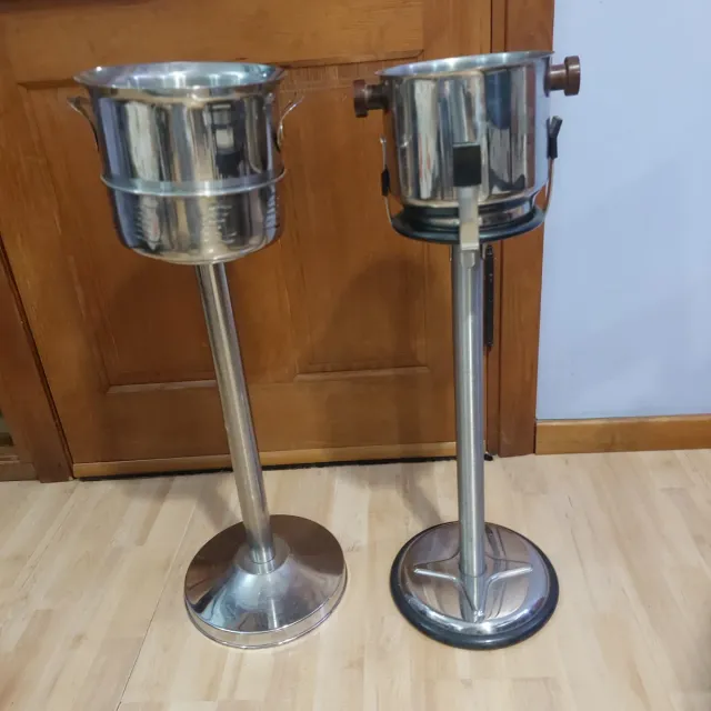 2 cubiteras con pie metal y madera