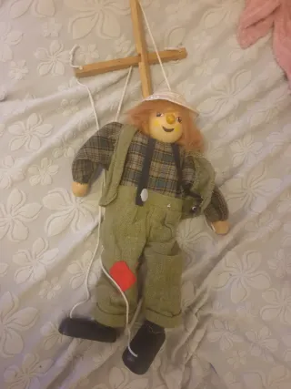 Marioneta de trapo y madera