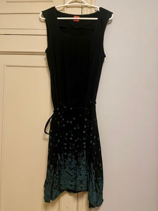 Vestido negro con estampado