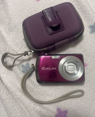 Cámara Digital Casio EXILIM Rosa/Morada