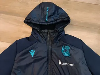 Plumífero Real Sociedad Macron Talla XL