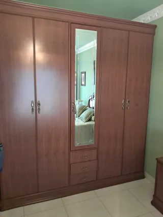 Dormitorio completo madera y cristal